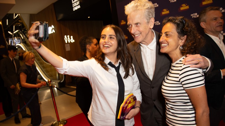 Ones to Watch winner Rosie and her mother take a selfie with Peter Capaldi