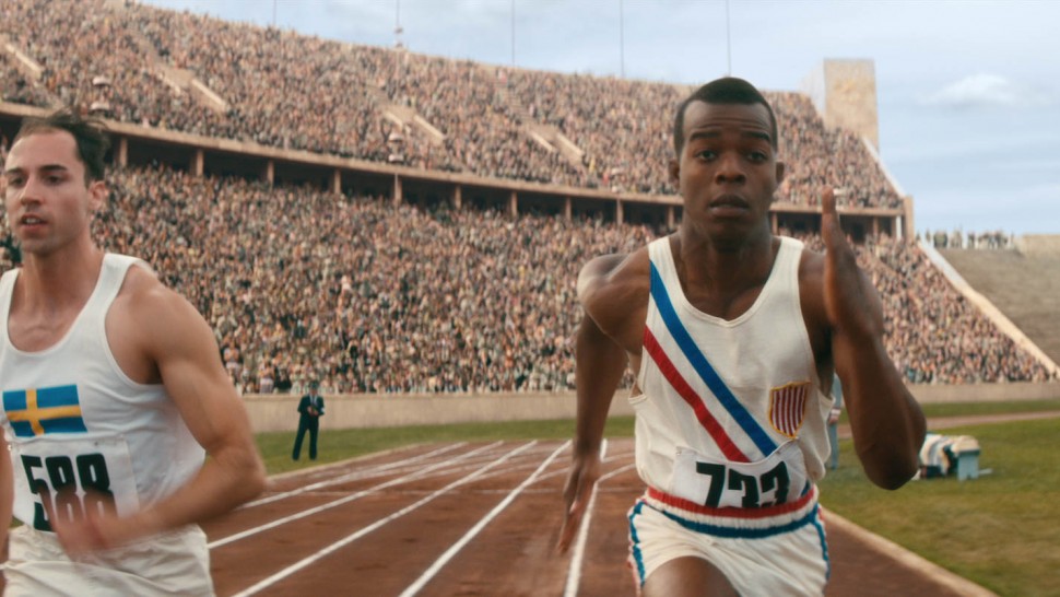 Race Jesse Owens runs 100 metres