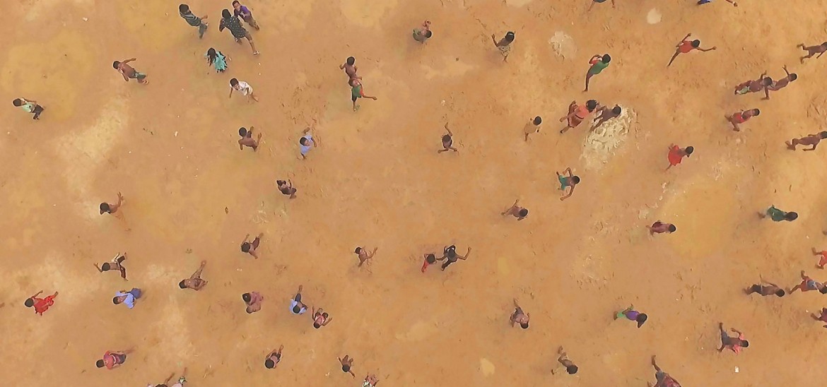 A film guide that looks at Human Flow (2017), exploring its key topics and 