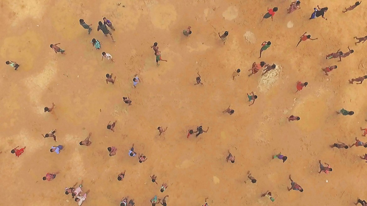 A film guide that looks at Human Flow (2017), exploring its key topics and 