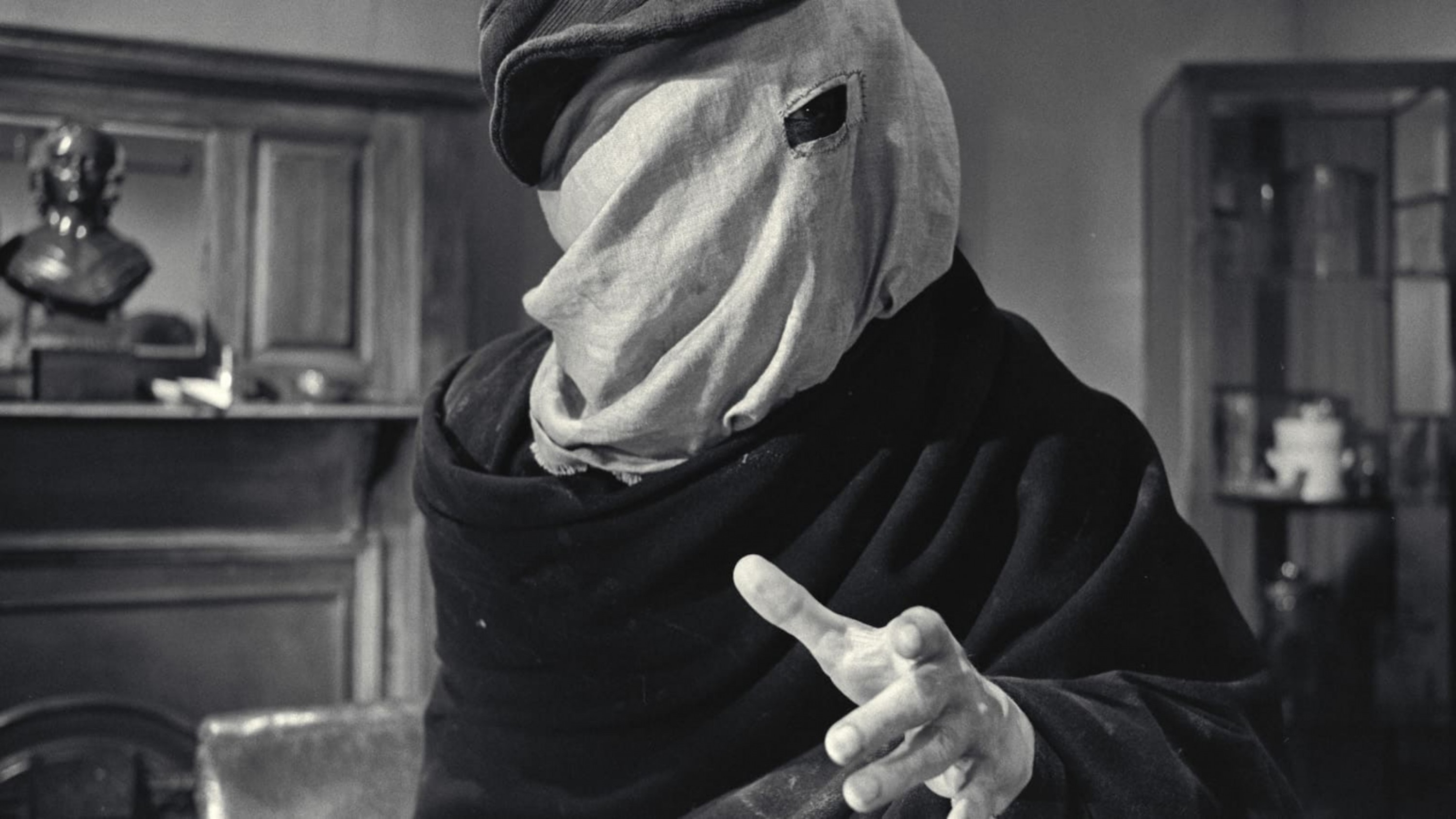A film guide that looks at The Elephant Man (1980), exploring prejudice, em