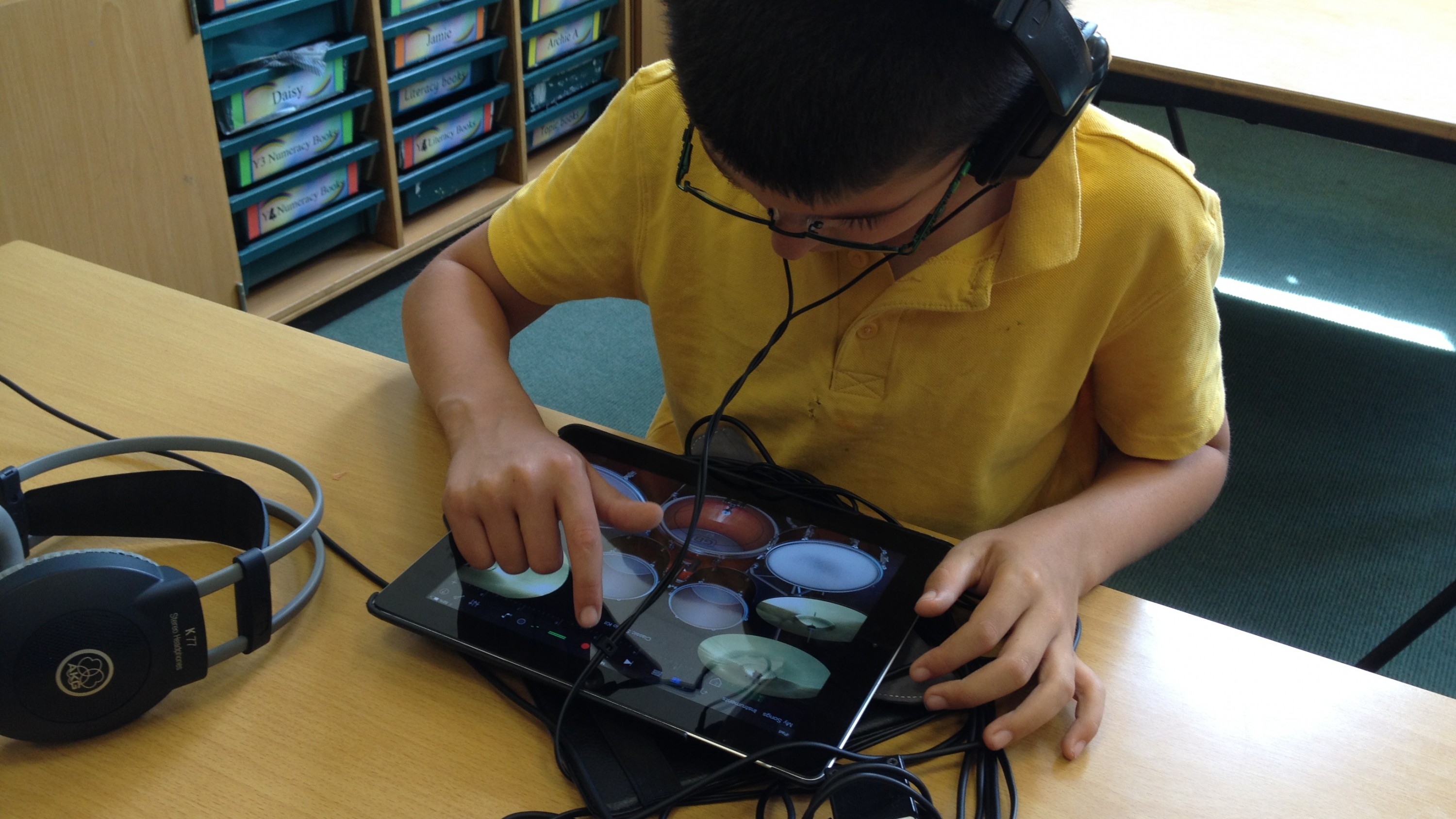 An overview of the different ways to add voiceovers, sound effects and musi