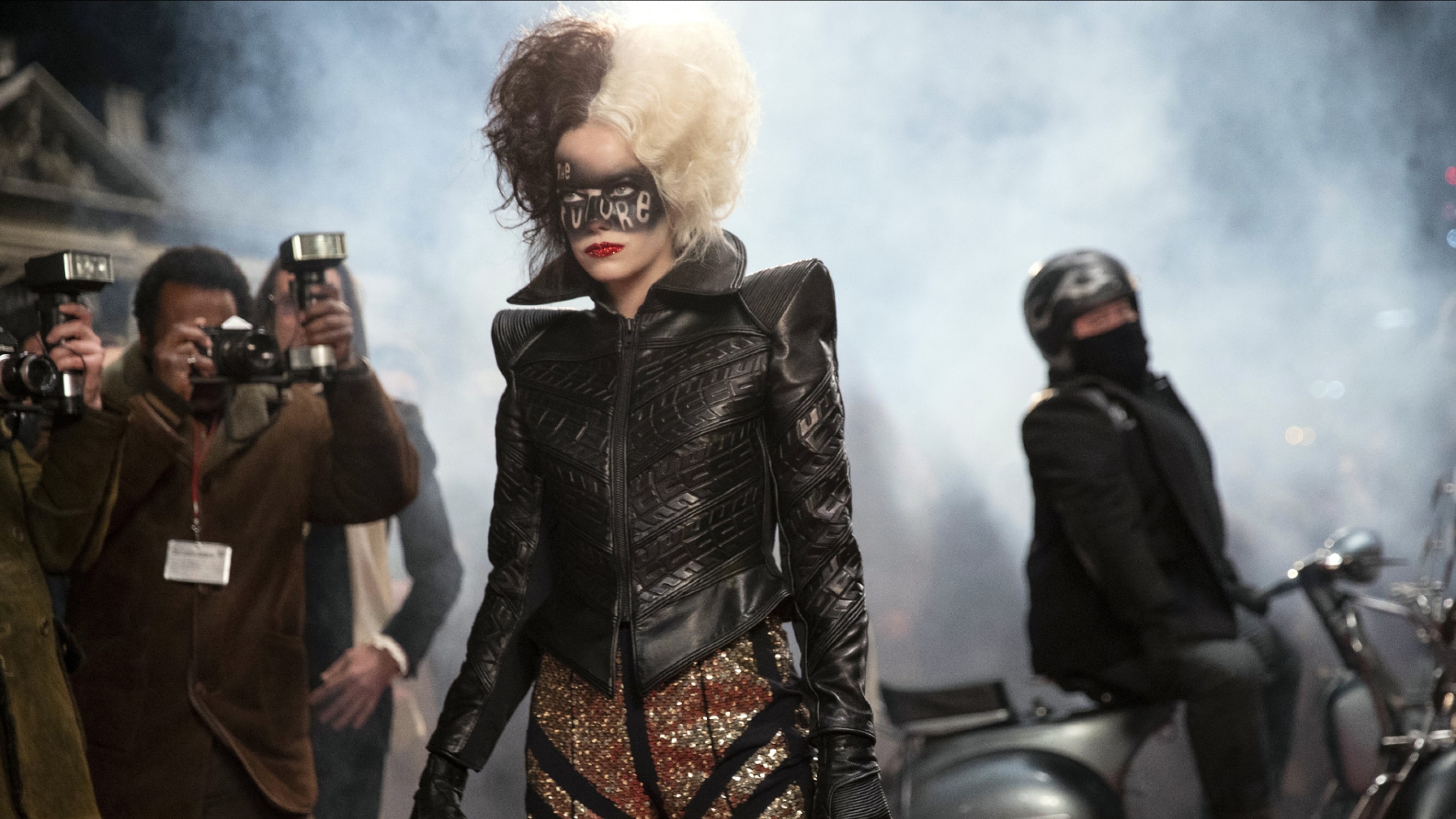 A film guide that looks at Cruella (2021), exploring its key topics and the