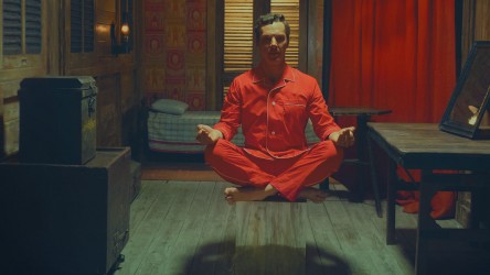 A film guide that looks at The Wonderful Story of Henry Sugar (2023). thumb