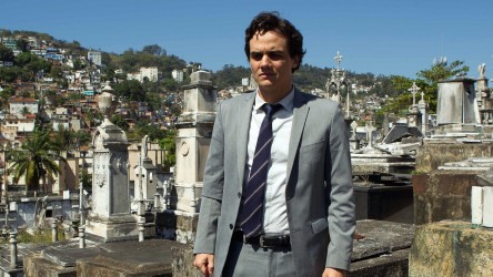 A film guide that looks at Trash (2014), exploring its key topics and theme