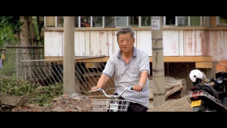 Sun Lao from China gets ready to face his opponents. thumbnail