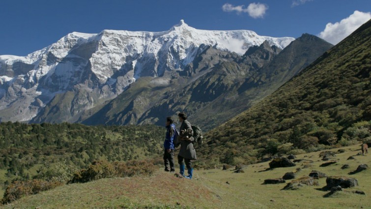 Lunana: A Yak in the Classroom