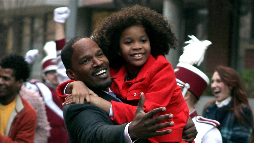 annie 2014 red dress Annie (2014) Opportunity Scene